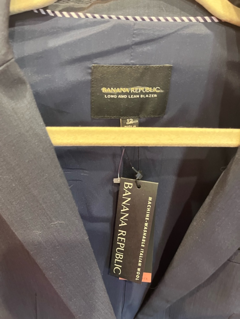 Banana Republic Women’s Long and Lean Navy Blue Wool Blazer. New.